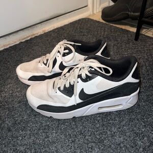Nike air maxes